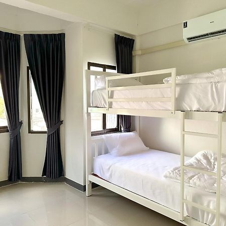 Montana Hotel & Hostel Phuket Karon المظهر الخارجي الصورة