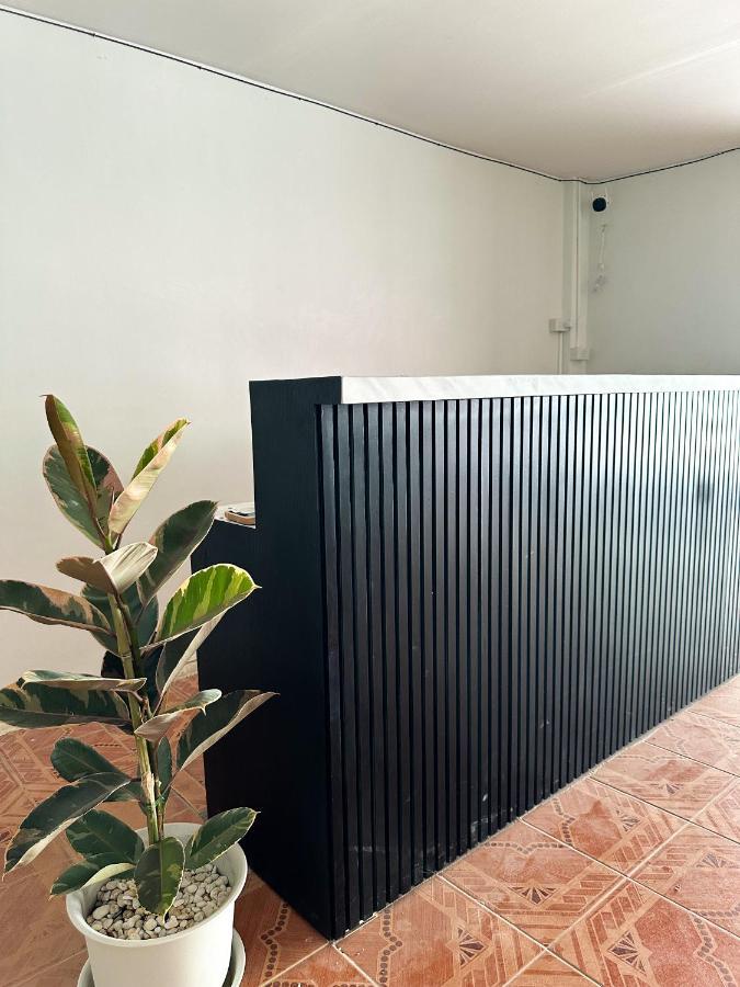 Montana Hotel & Hostel Phuket Karon المظهر الخارجي الصورة