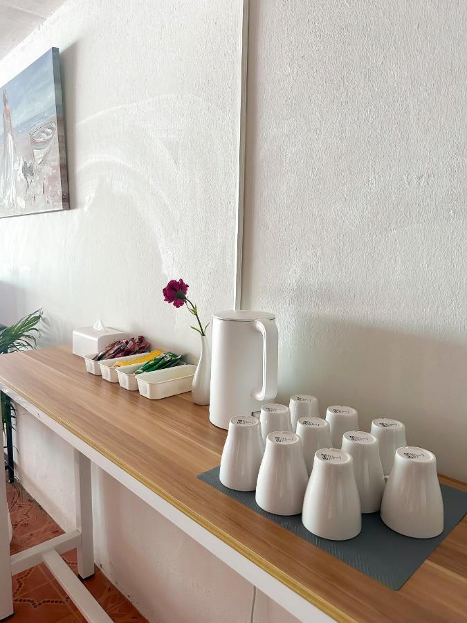 Montana Hotel & Hostel Phuket Karon المظهر الخارجي الصورة