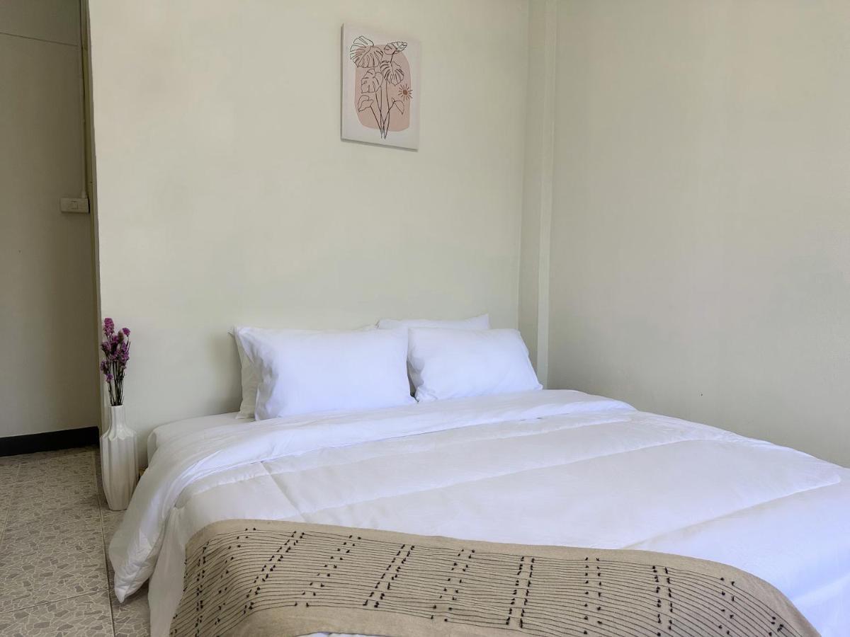 Montana Hotel & Hostel Phuket Karon المظهر الخارجي الصورة