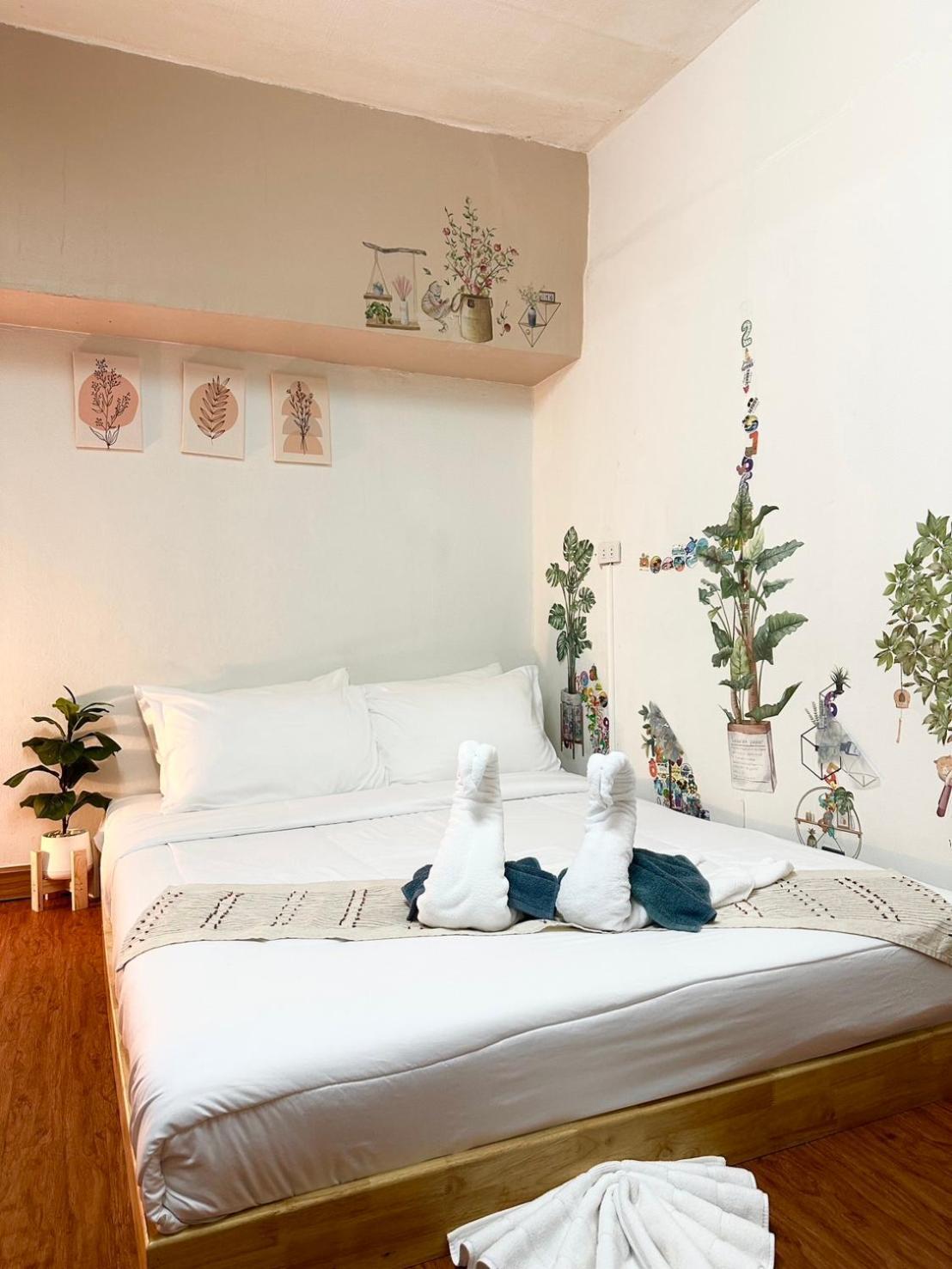 Montana Hotel & Hostel Phuket Karon المظهر الخارجي الصورة