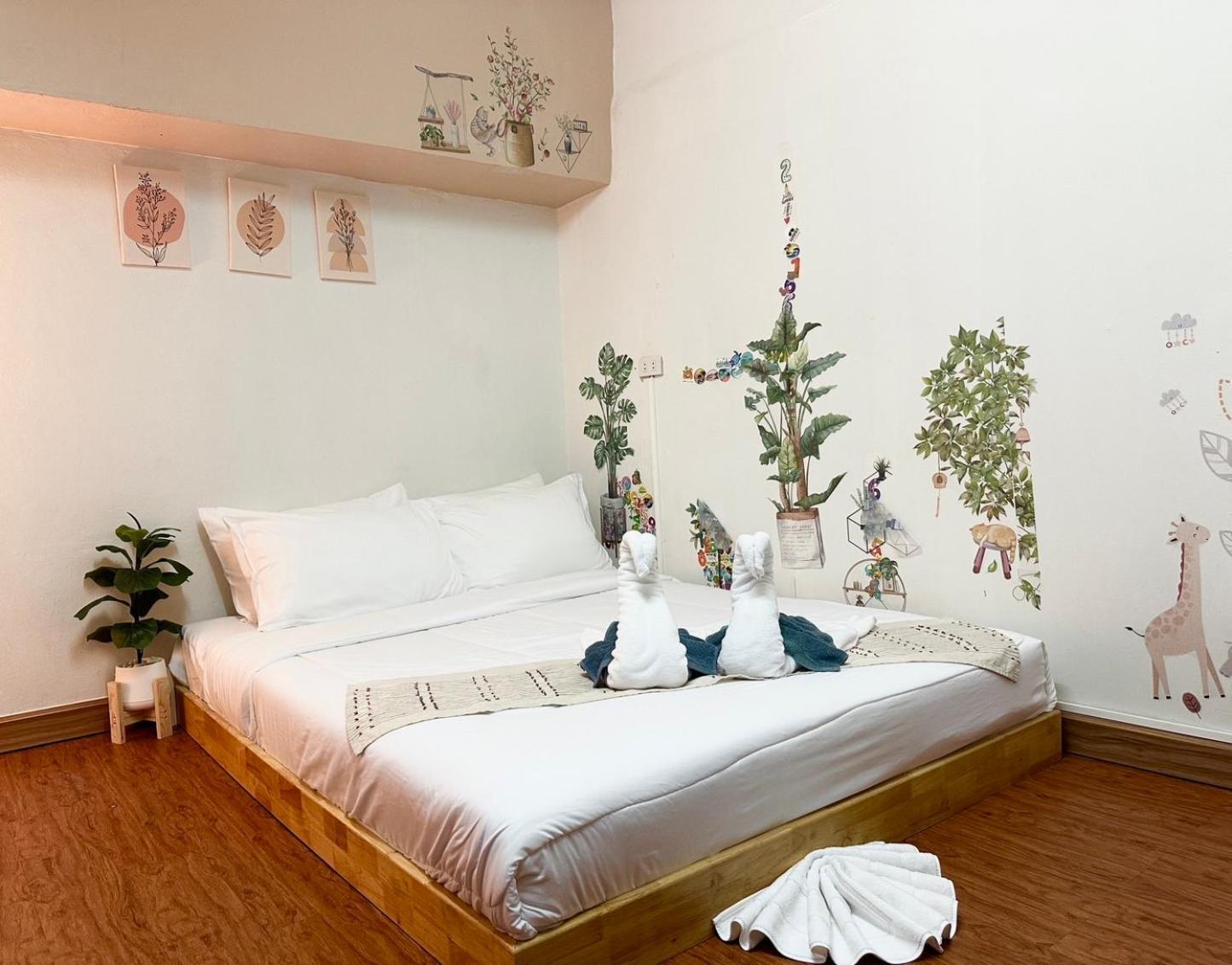Montana Hotel & Hostel Phuket Karon المظهر الخارجي الصورة