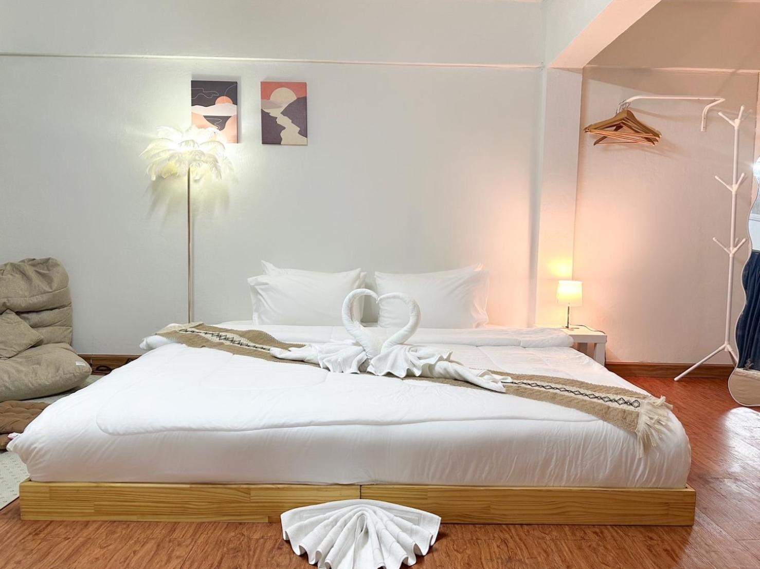 Montana Hotel & Hostel Phuket Karon المظهر الخارجي الصورة
