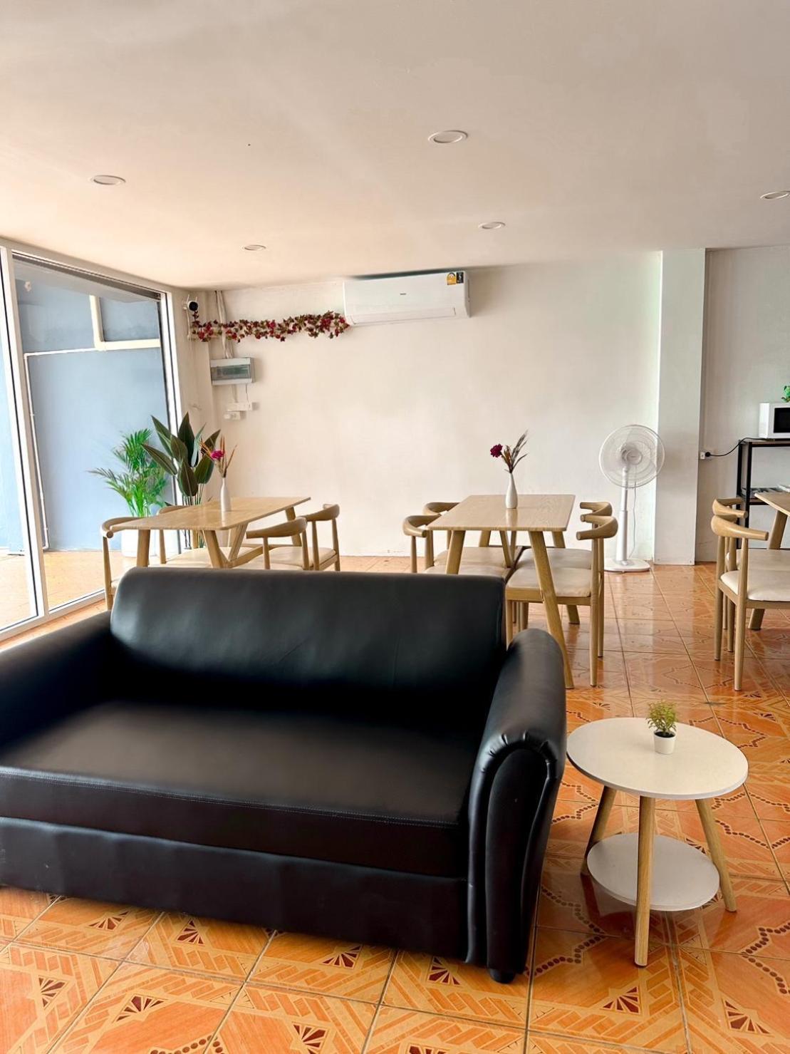 Montana Hotel & Hostel Phuket Karon المظهر الخارجي الصورة