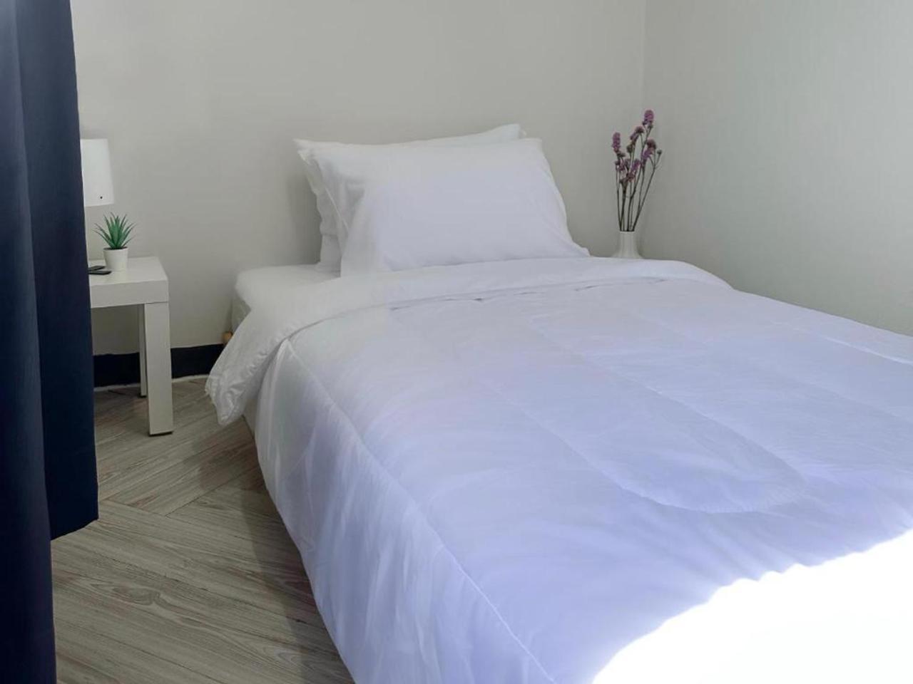 Montana Hotel & Hostel Phuket Karon المظهر الخارجي الصورة