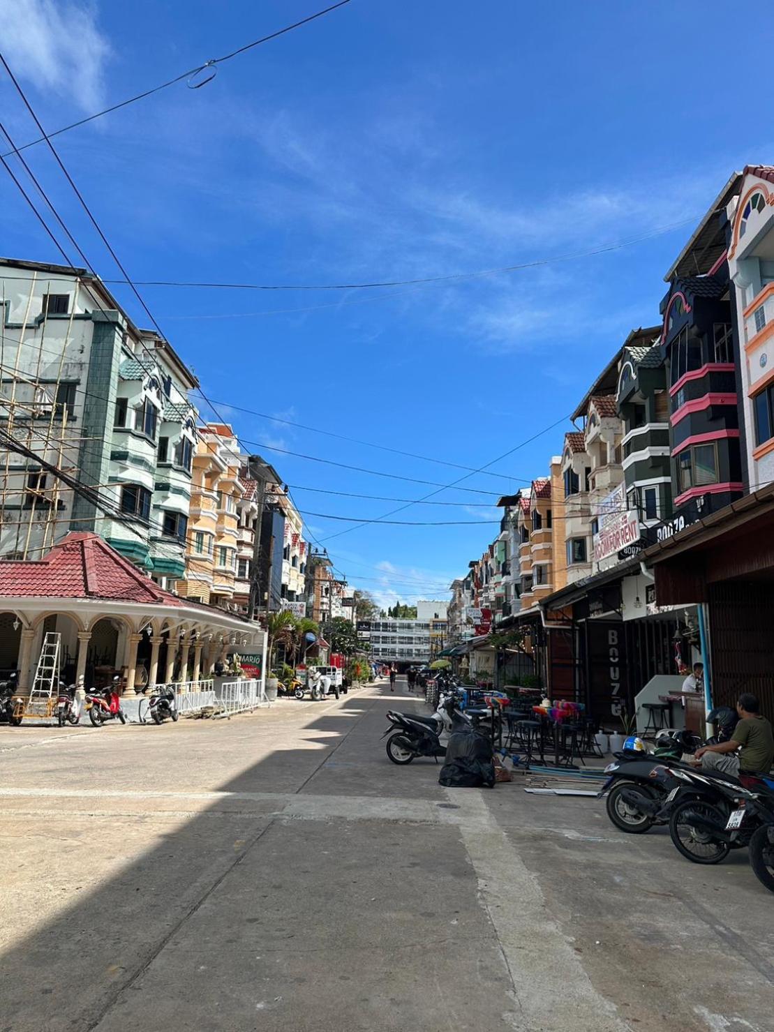 Montana Hotel & Hostel Phuket Karon المظهر الخارجي الصورة
