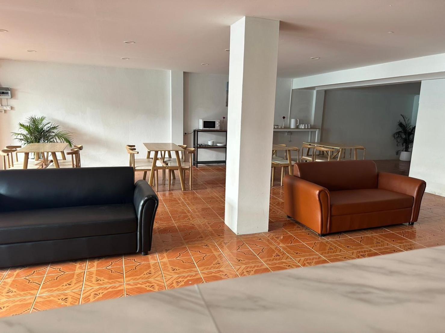 Montana Hotel & Hostel Phuket Karon المظهر الخارجي الصورة